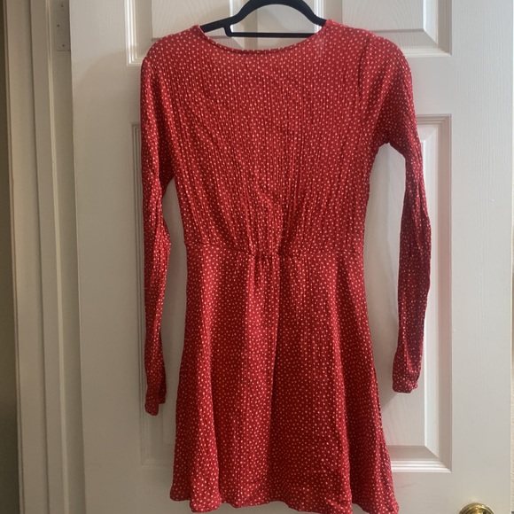 Red and white patterned long sleeve mini dress. Size S. Great for spring! - Picture 2 of 3